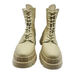 Nasty Girl Ecru Cream Chunky Combat Boots Women’s US Size 7